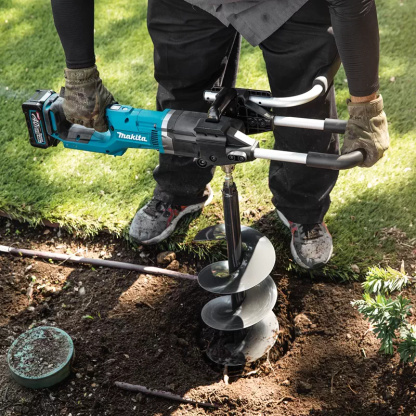 Makita DG001GM105 40V MAX XGT Li-Ion 1/2" Earth Auger Drives to any Depth you Require