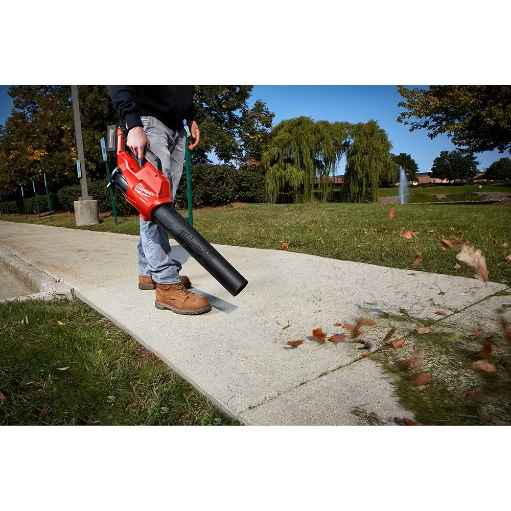 Milwaukee leaf blower chainsaw combo hotsell