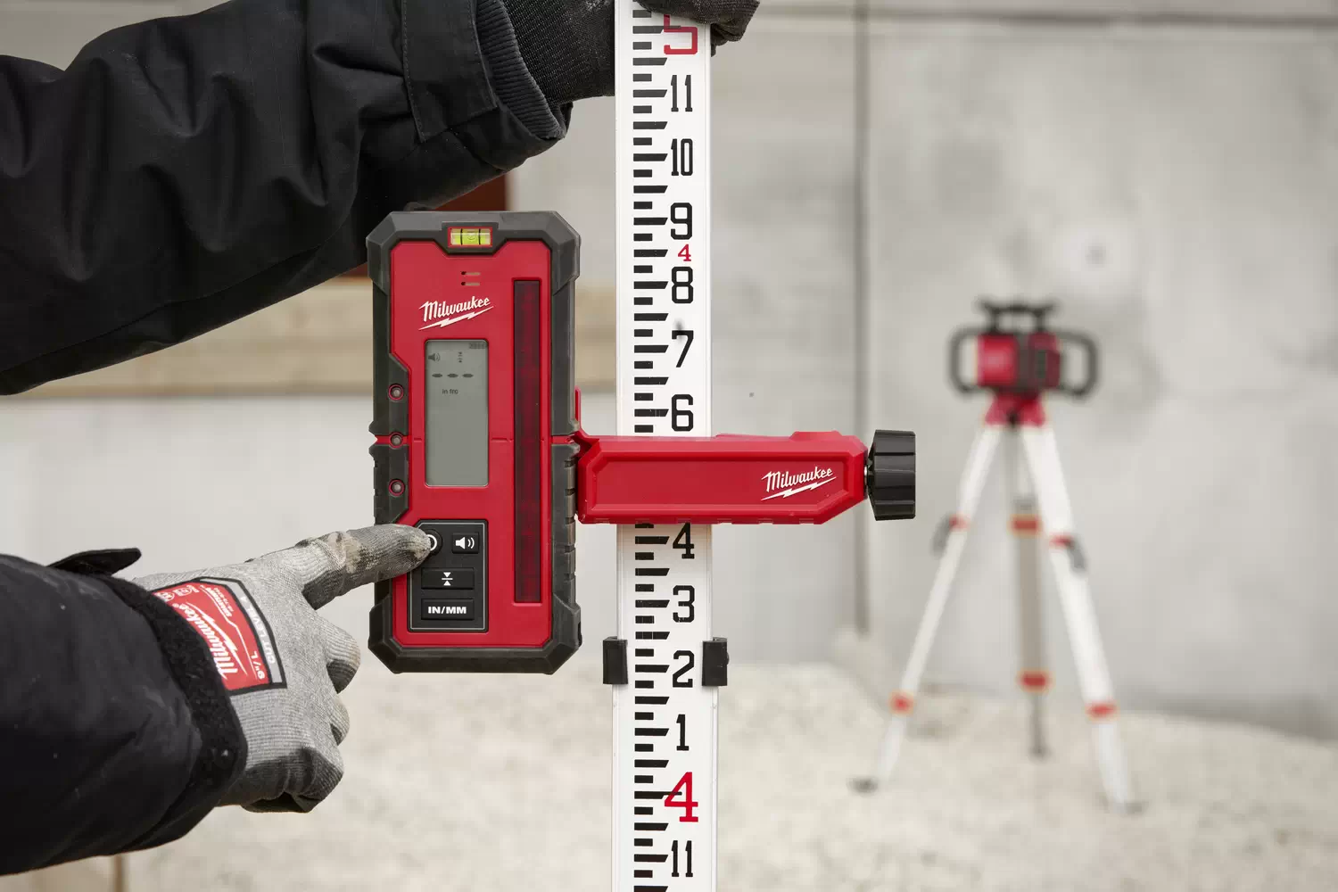 Milwaukee laser 2025 m18
